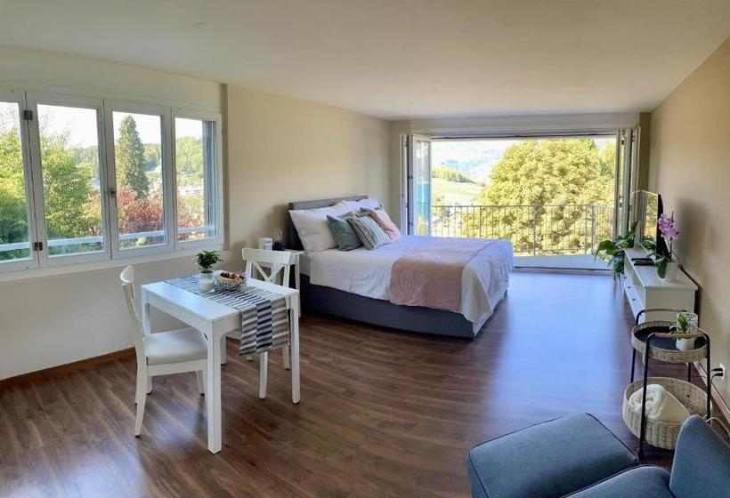 Отель Movieworld