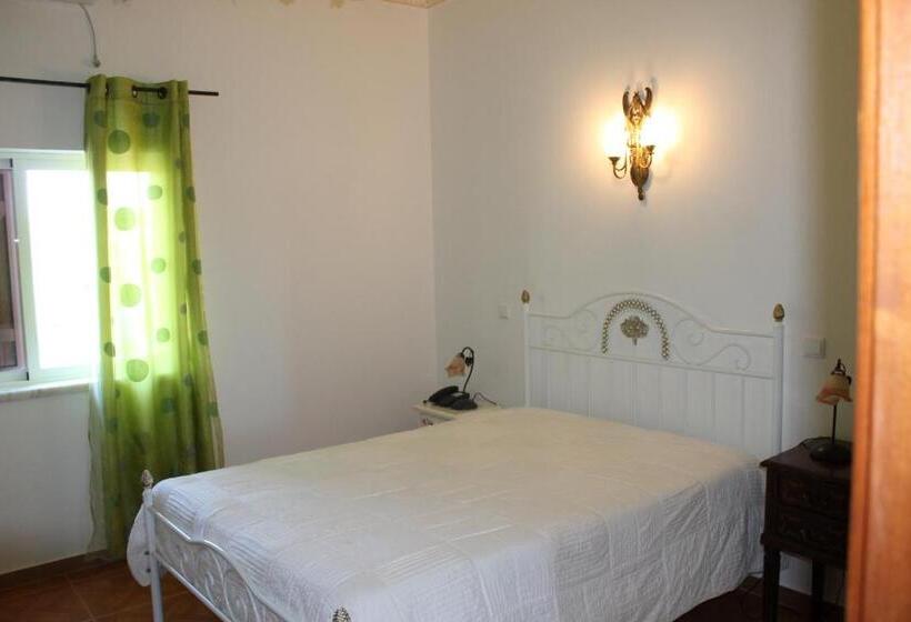 فندق O Viajante Low Cost