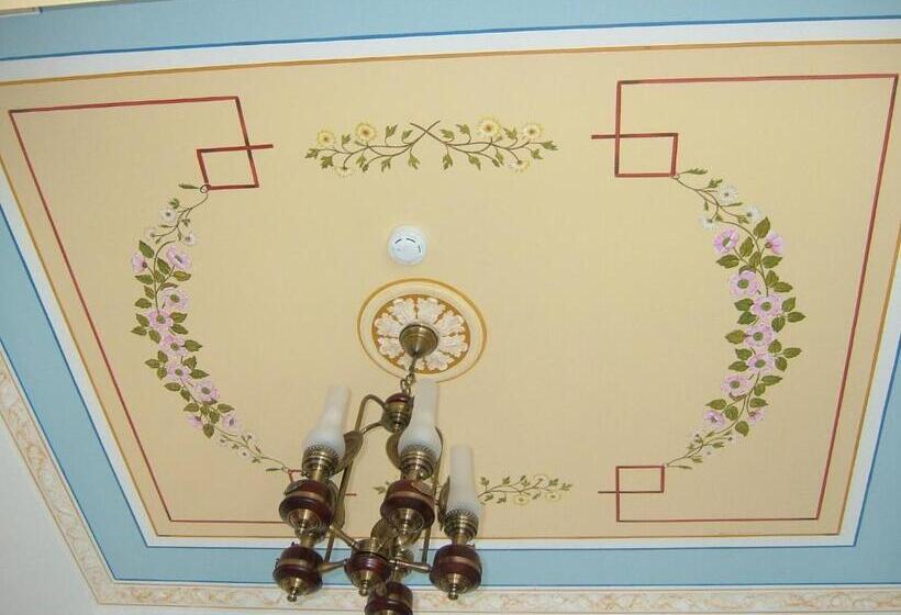 فندق O Viajante Low Cost