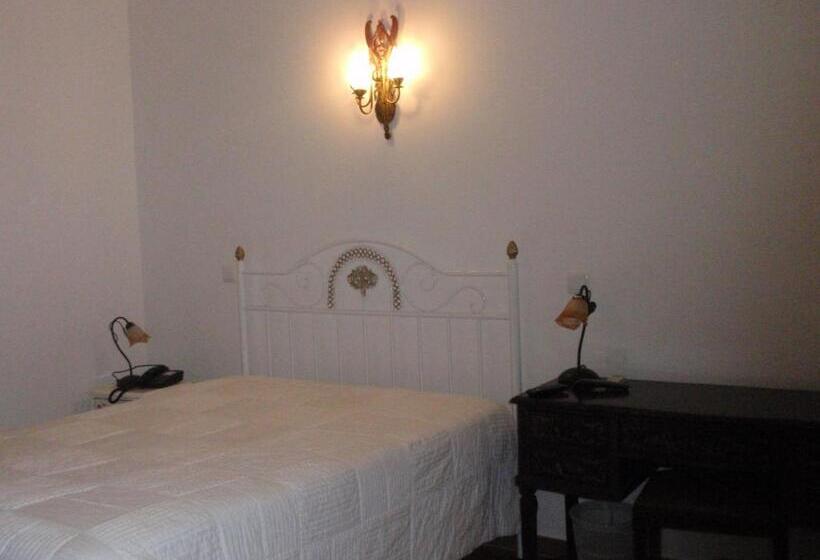 فندق O Viajante Low Cost