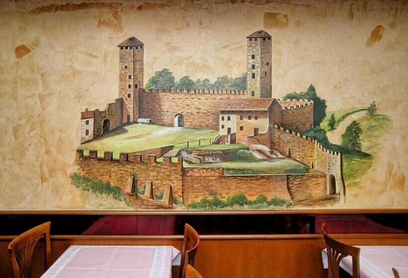 فندق Osteria Leon D Or