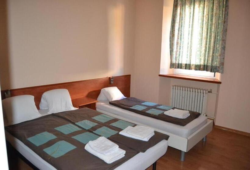 فندق Osteria Leon D Or