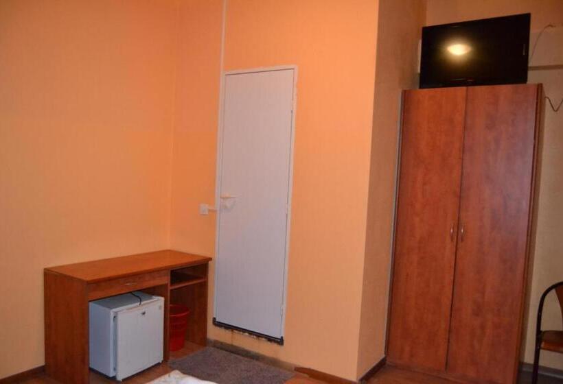 فندق Osteria Leon D Or