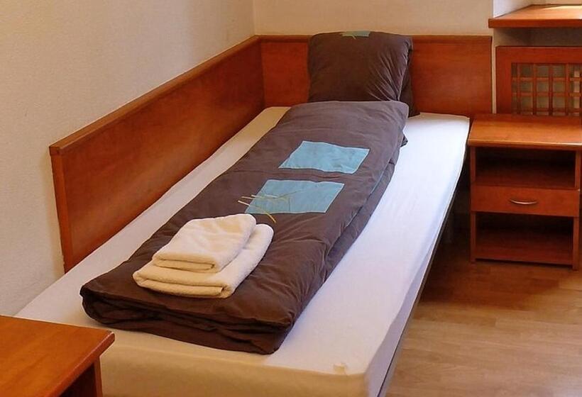 فندق Osteria Leon D Or