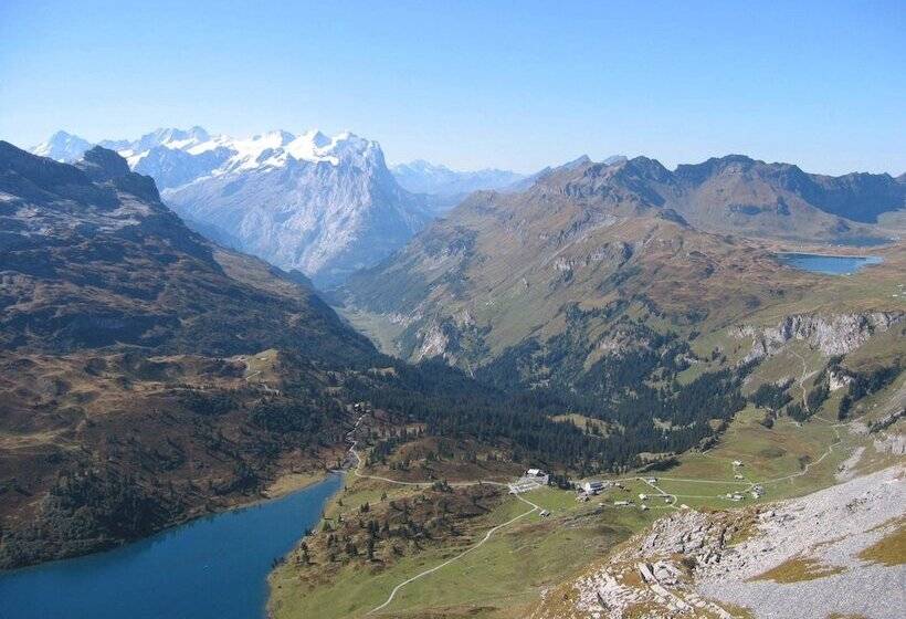 ホテル Restaurant Alpina