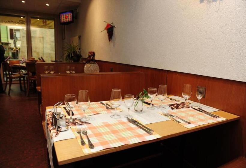 Отель Restaurant Au Chasseur