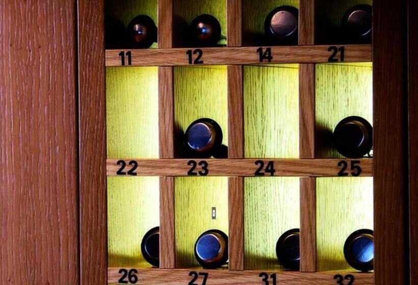 فندق Les Negociants