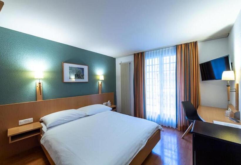 فندق Les Negociants