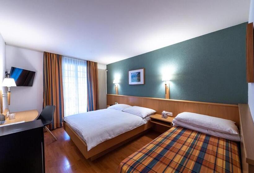 فندق Les Negociants