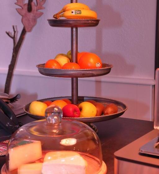 בית מלון כפרי Rotisserie La Tour Rouge