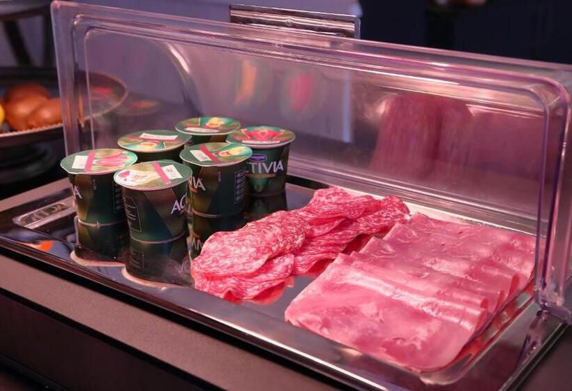 בית מלון כפרי Rotisserie La Tour Rouge