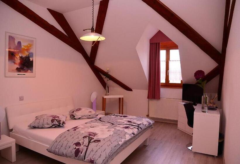 בית מלון כפרי Rotisserie La Tour Rouge