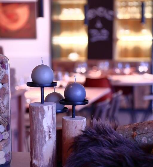 בית מלון כפרי Rotisserie La Tour Rouge