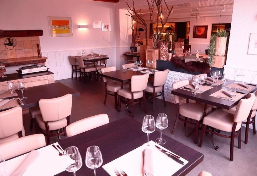 בית מלון כפרי Rotisserie La Tour Rouge