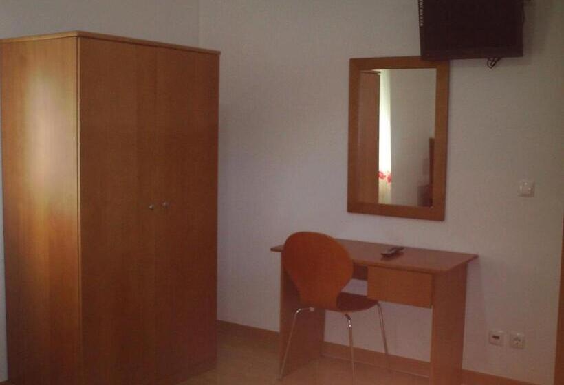 בית מלון כפרי Serafim