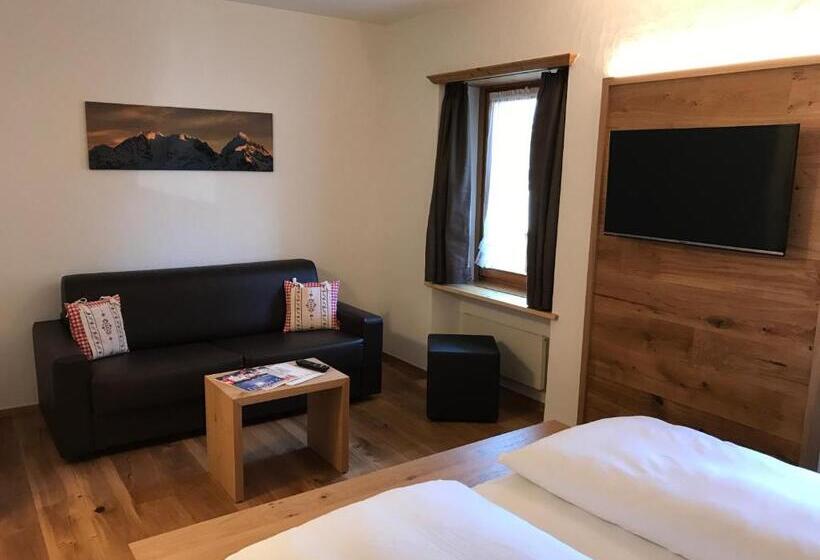 酒店 Spöl Restaurant