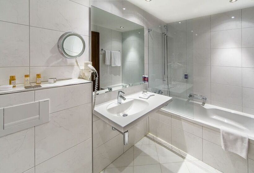 Swiss Chalet Merlischachen   Romantik Schloss Hotel Am See