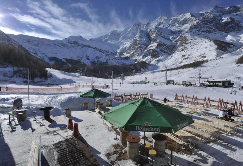 فندق The Larix Ski In Ski Out