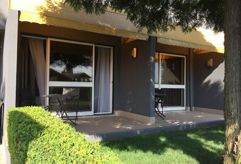 Vila Hotel By Vimahotels