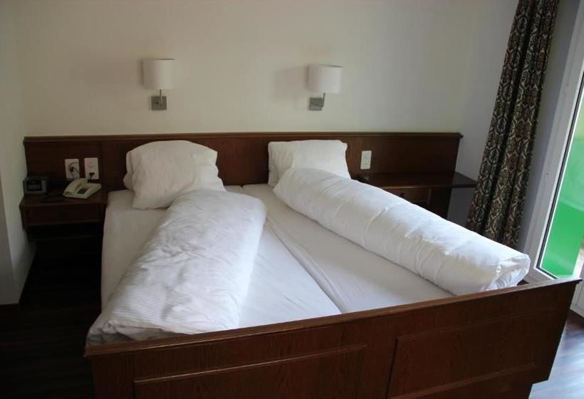 فندق Walensee Trattoria