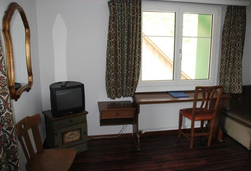 فندق Walensee Trattoria