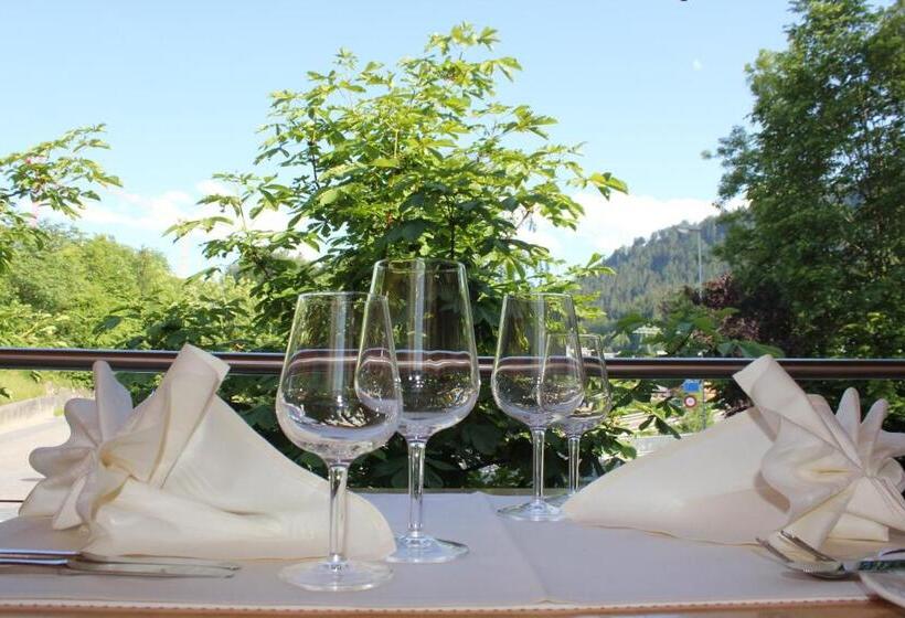 ホテル Zum Hirschen