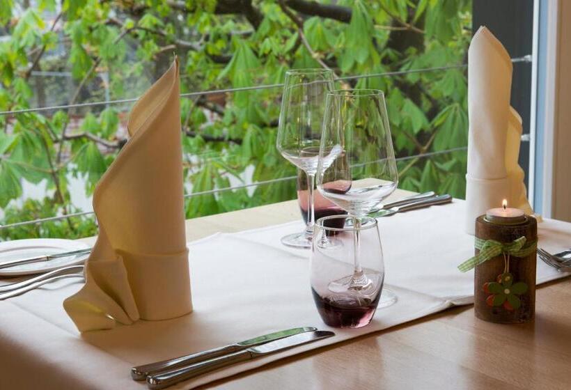 ホテル Zum Hirschen