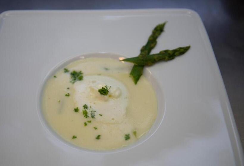 ホテル Zum Hirschen