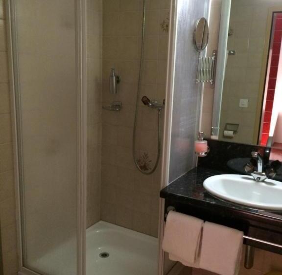 בית מלון כפרי Zum See