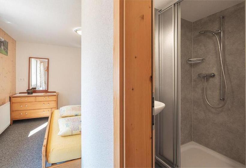 Lehmann's Herberge Hostel