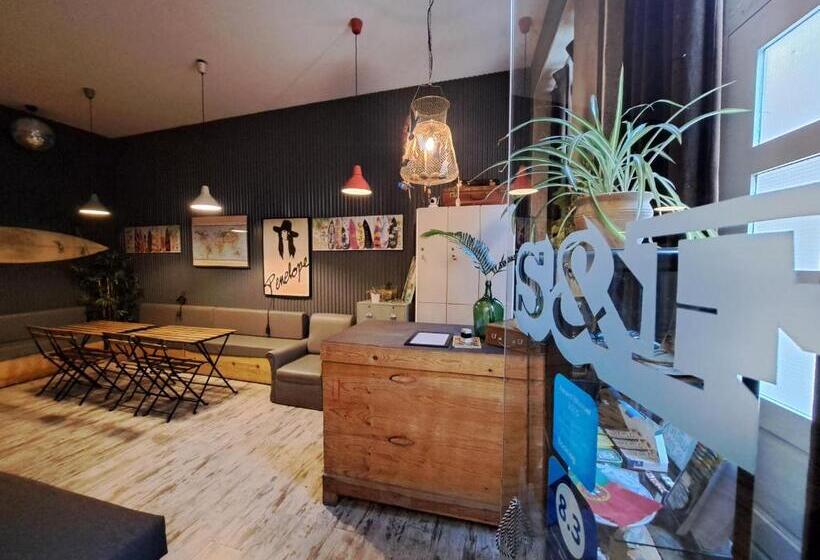 Sardines And Friends Hostel 04