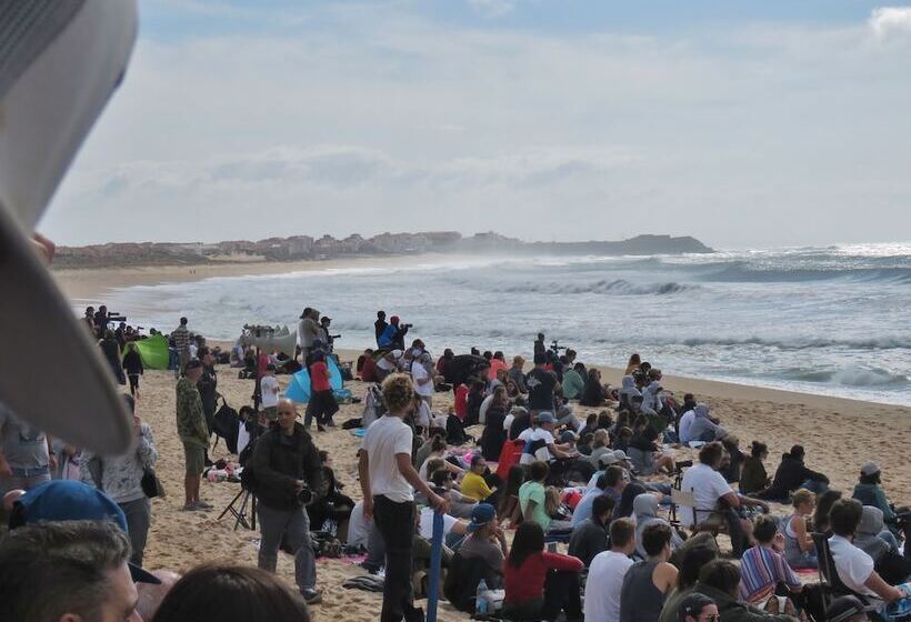 Supertubos Beach Hostel