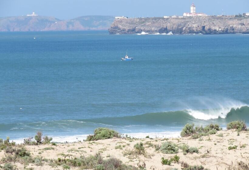 Supertubos Beach Hostel