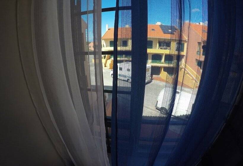 Supertubos Beach Hostel