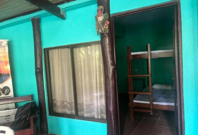 هاستل Nativos Corcovado Cabins