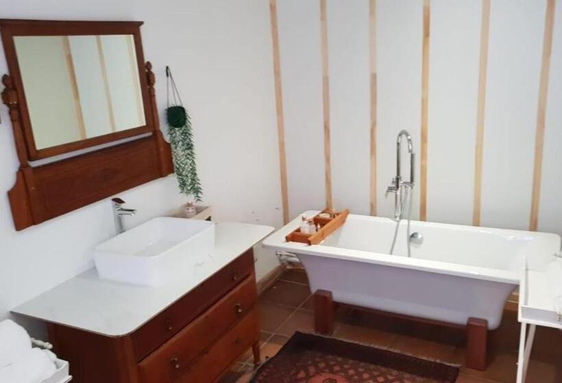 At The Nest Bed & Breakfast Guesthouse