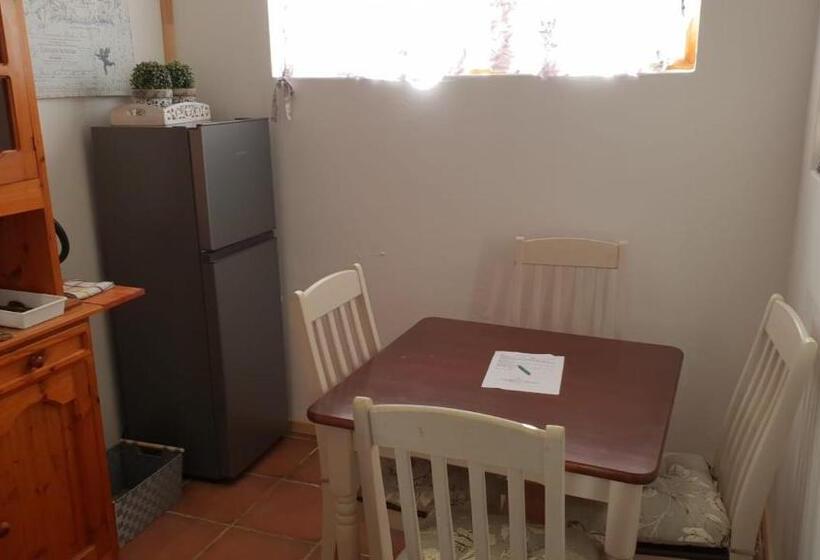 At The Nest Bed & Breakfast Guesthouse