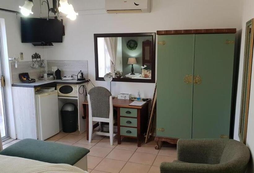 At The Nest Bed & Breakfast Guesthouse