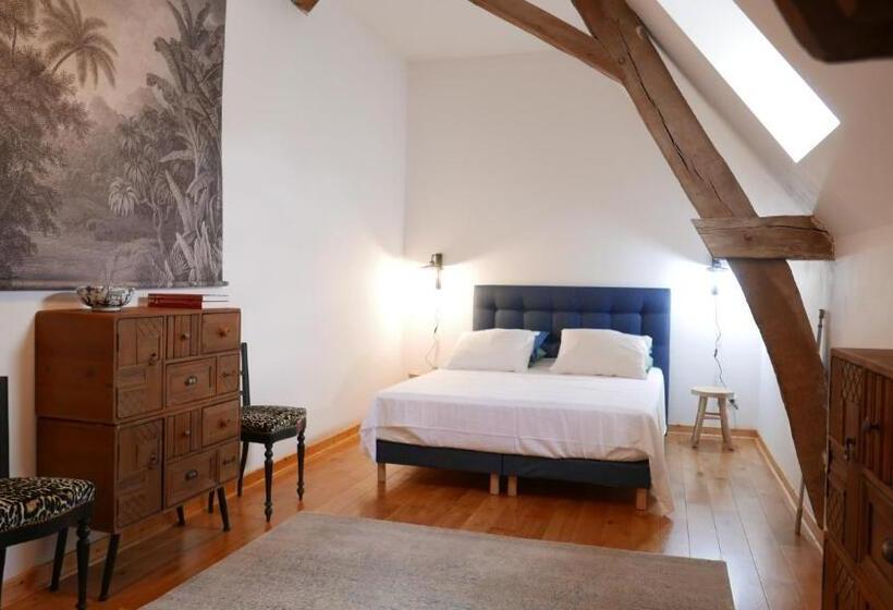 مبيت وإفطار La Tour Carrée