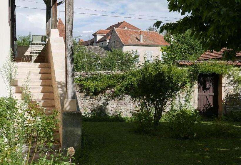 مبيت وإفطار La Tour Carrée