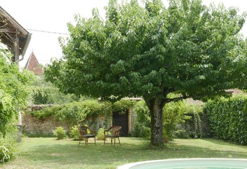 مبيت وإفطار La Tour Carrée