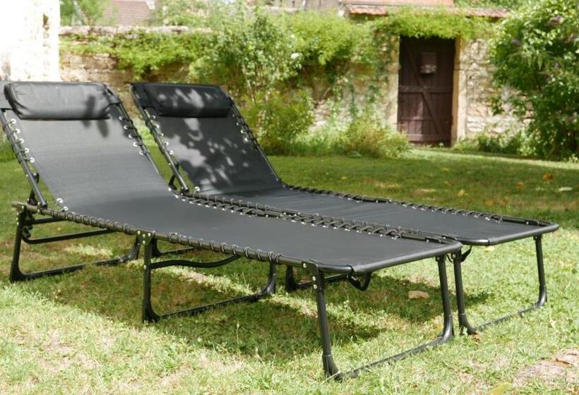 مبيت وإفطار La Tour Carrée