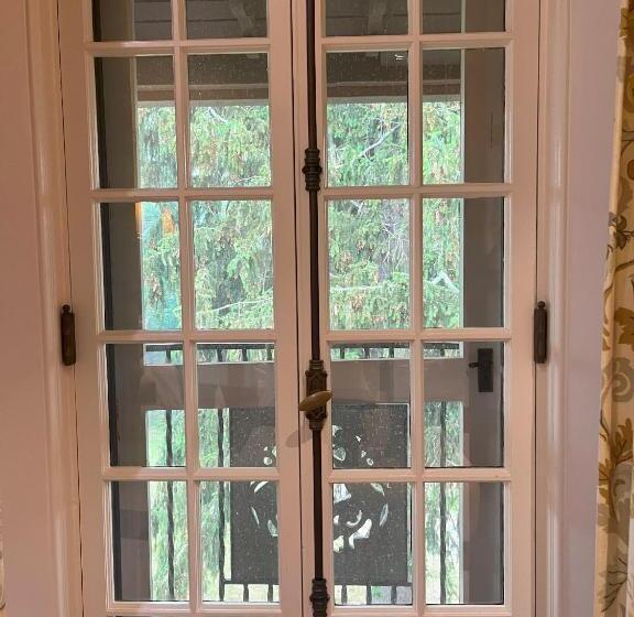 ベッドアンドブレックファースト Rushmore Estate