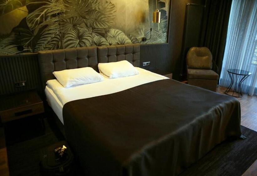 Amorium Hotel & Wooden Stone House