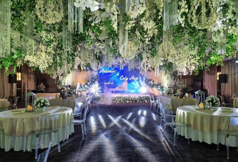 ホテル District 21