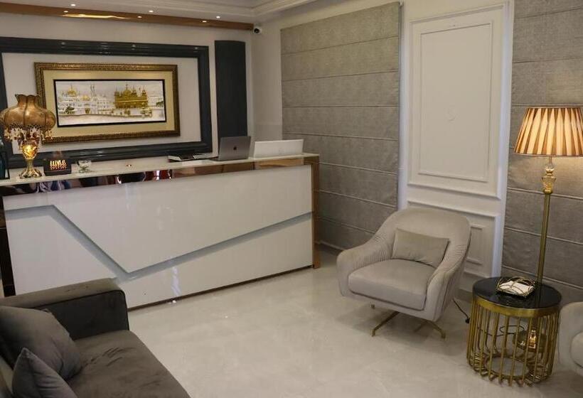 호텔 Elegance Regency