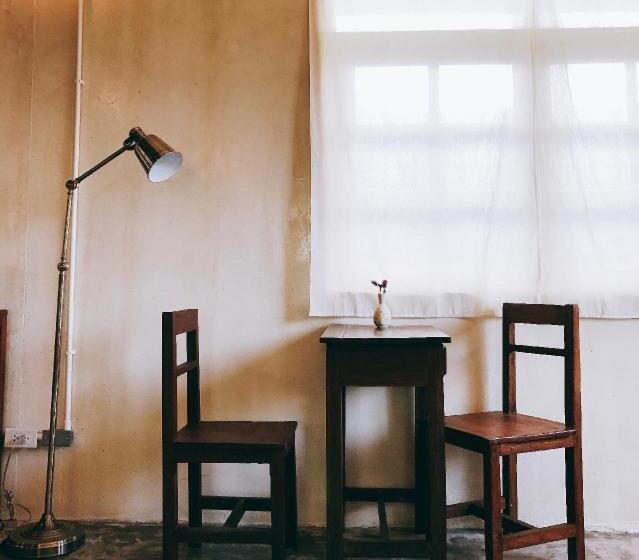 בית מלון כפרי Khemjit Cafe  And Bed