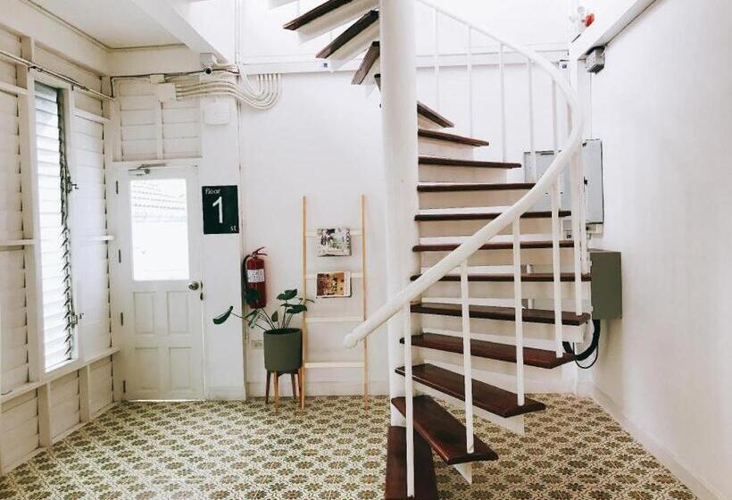 בית מלון כפרי Khemjit Cafe  And Bed