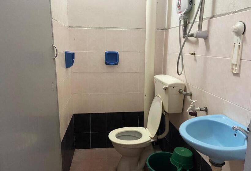 فندق Oyo 90885 Bera Pentagon Inn