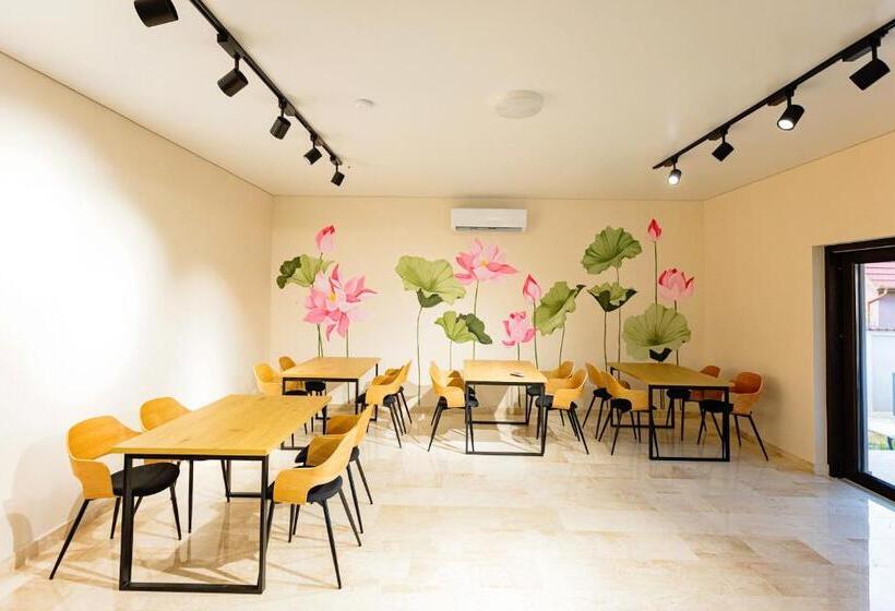 בית מלון כפרי Pensiunea Carmel